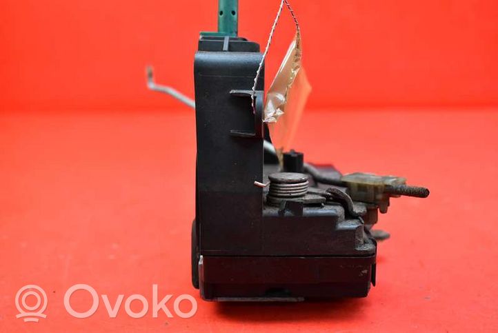 Opel Astra H Front door lock 13210748