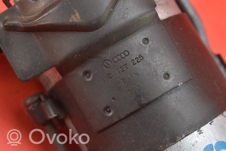 Volkswagen Bora Boîtier de filtre à carburant 1M0127225