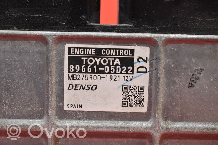 Toyota Avensis T270 Centralina/modulo motore ECU 89661-05D22