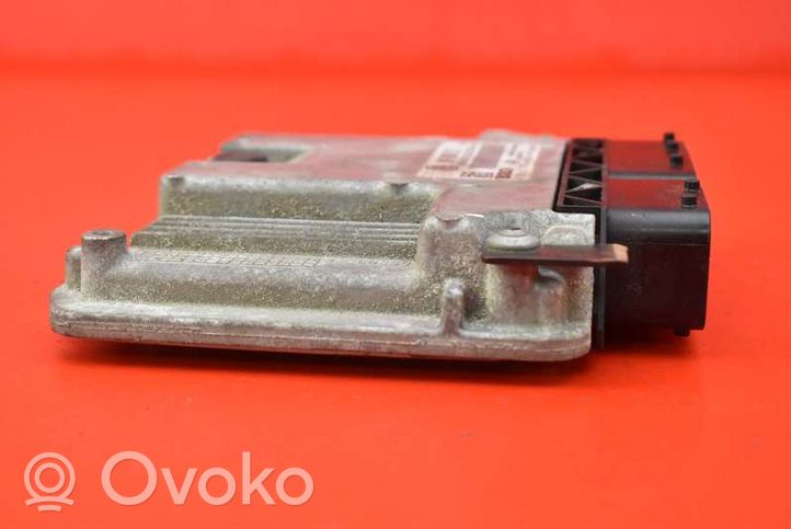 Volkswagen Polo IV 9N3 Motora vadības bloka ECU 045906013F