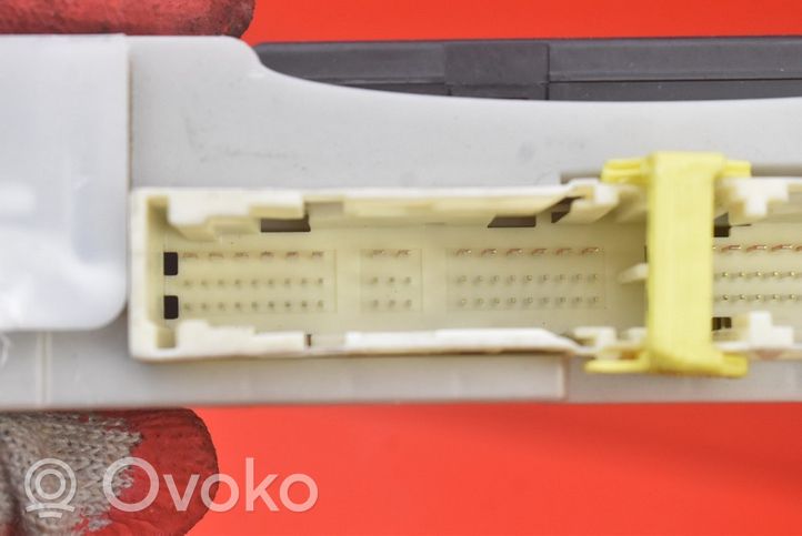 Toyota Yaris Komputer / Sterownik ECU silnika 82730-52F80