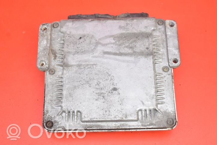 Chrysler Grand Voyager IV Unité de commande, module ECU de moteur P04727665AB