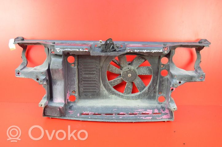 Volkswagen Golf III Pezzo della carrozzeria anteriore 1H0805594A