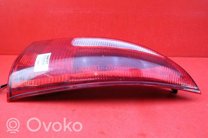 Mazda Premacy Lampa tylna 08-216-1949R-B