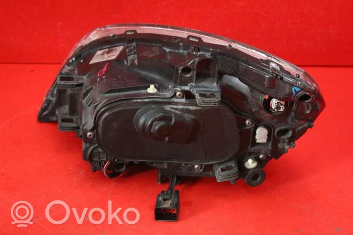 Volvo V60 Lampa przednia 31299995