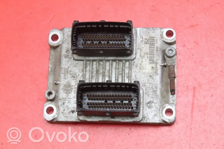 Opel Corsa C Komputer / Sterownik ECU silnika 