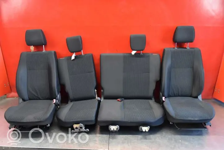 Suzuki Swift Fotele / Kanapa / Komplet SUZUKI