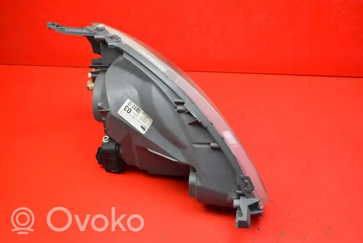 Toyota Yaris Verso Lampa przednia 89008658