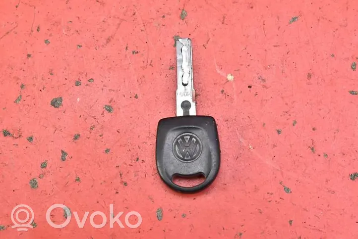 Volkswagen Fox Uchwyt / Rączka zewnętrzna otwierania klapy tylnej / bagażnika 5Z6827774