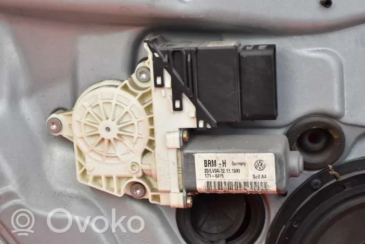 Volkswagen Bora Elektryczny podnośnik szyby drzwi tylnych 1J5839755C