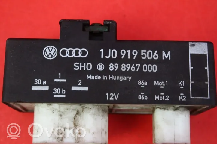 Volkswagen Polo IV 9N3 Boîte à fusibles relais 1J0919506M