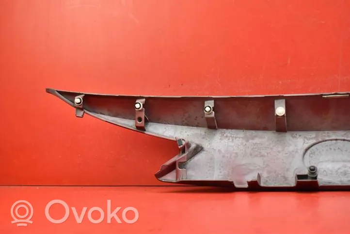 Toyota Auris E180 Lampa oświetlenia tylnej tablicy rejestracyjnej 76811-02830