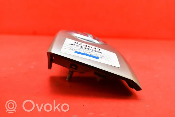 Daihatsu Sirion Éclairage de plaque d'immatriculation 69250-B1050