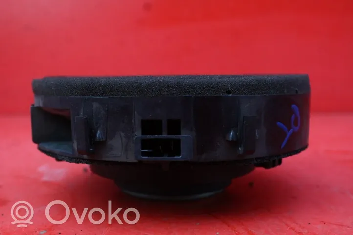 Mitsubishi Outlander Subwoofer-bassokaiutin 8720A010