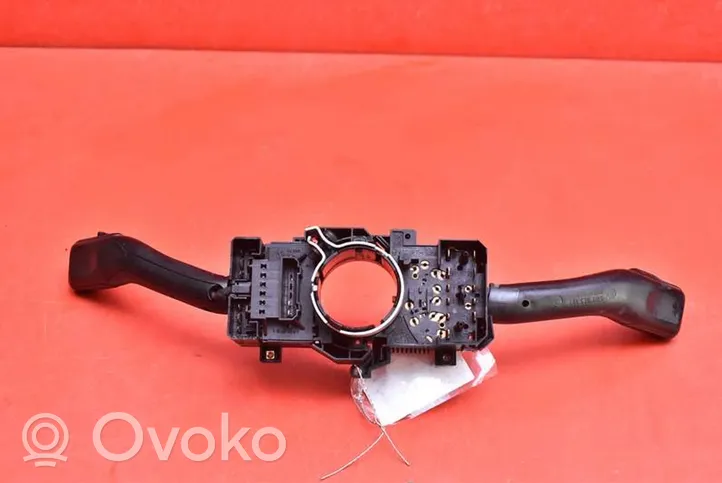 Skoda Octavia Mk1 (1U) Autres commutateurs / boutons / leviers 8L0953513