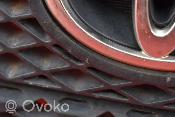 Toyota Corolla E110 Grille de calandre avant TOYOTA