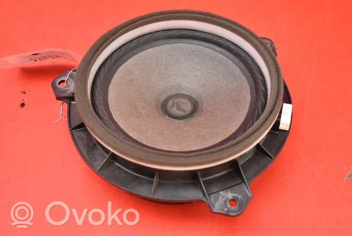 Toyota Avensis T270 Subwoofer 86160-0D180