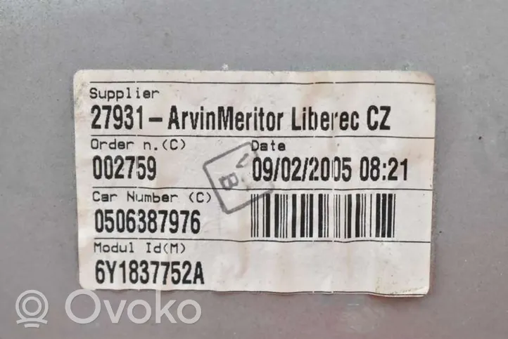 Skoda Fabia Mk1 (6Y) Mécanisme de lève-vitre avec moteur 6Y1837752A