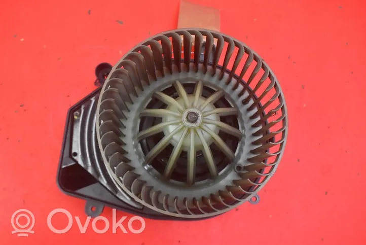 Volkswagen PASSAT B5.5 Ventola riscaldamento/ventilatore abitacolo 740221233F