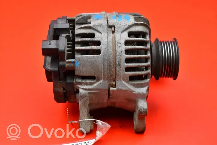 Volkswagen Golf IV Generatore/alternatore 037903025