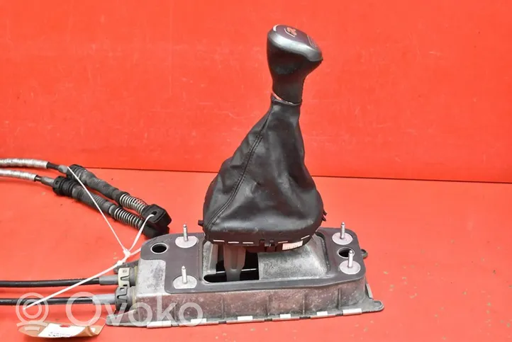 Seat Altea XL Asta della leva del cambio 1K0711061A