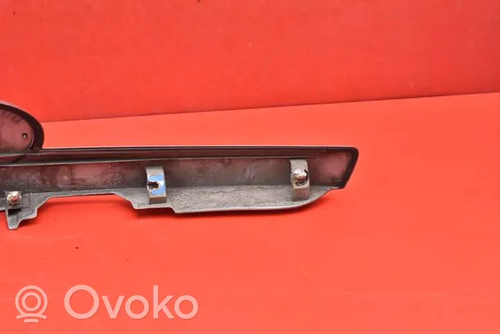 Toyota Corolla Verso E110 Éclairage de plaque d'immatriculation 76811-0F060