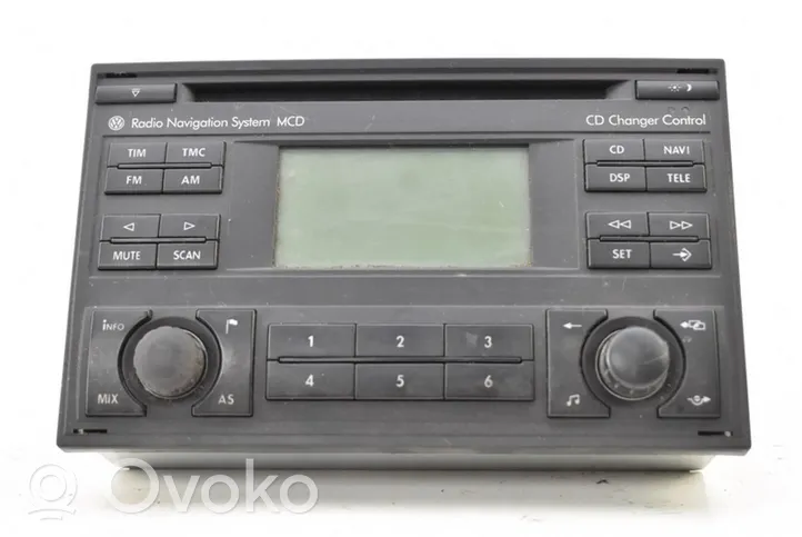 Volkswagen PASSAT B5.5 Unidad delantera de radio/CD/DVD/GPS 1J0035191C