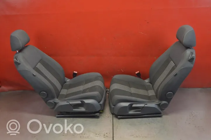 Volkswagen Golf V Fotele / Kanapa / Komplet VOLKSWAGEN
