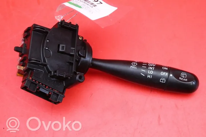 Toyota Yaris Verso Bouton interrupteur de commande d'essuie-glace de phare 173647