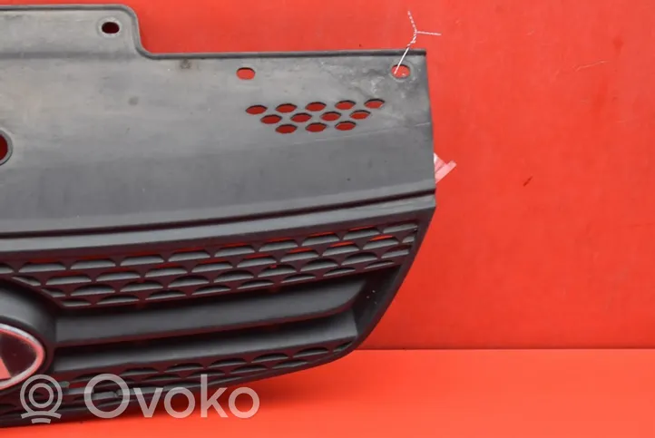 KIA Rio Atrapa chłodnicy / Grill 86361-1G210