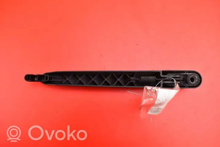 Opel Astra H Rear wiper blade arm 13105983