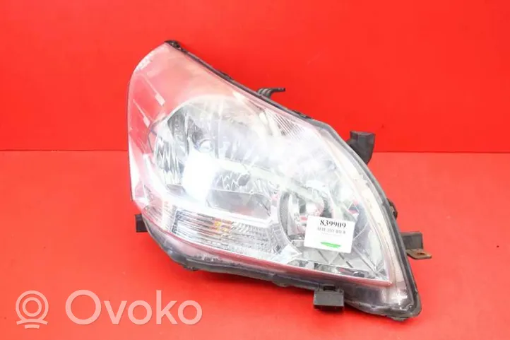Toyota Corolla Verso E110 Priekšējais lukturis 81110-0F090-00