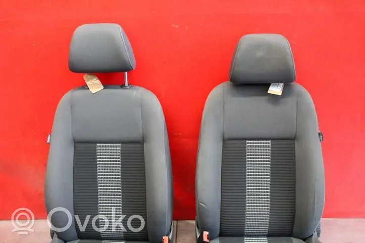 Volkswagen Golf V Fotele / Kanapa / Komplet VOLKSWAGEN