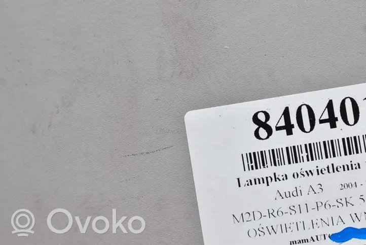 Audi A3 S3 A3 Sportback 8P Wewnętrzna lampka bagażnika 8P0947135D