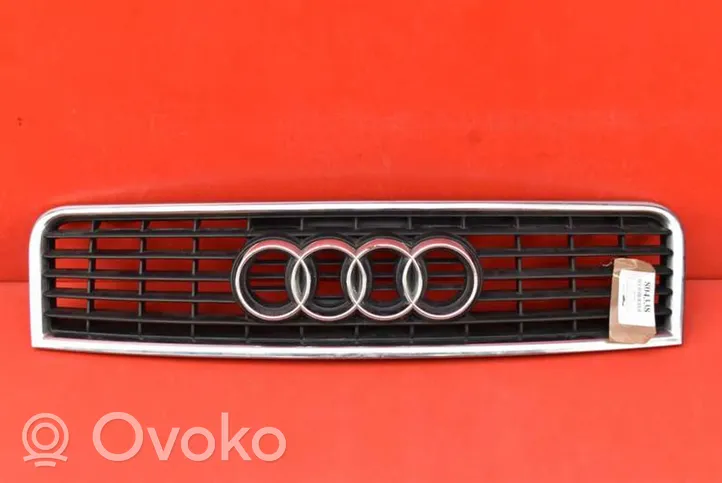 Audi A4 S4 B6 8E 8H Grotelės priekinės 8E0853651B