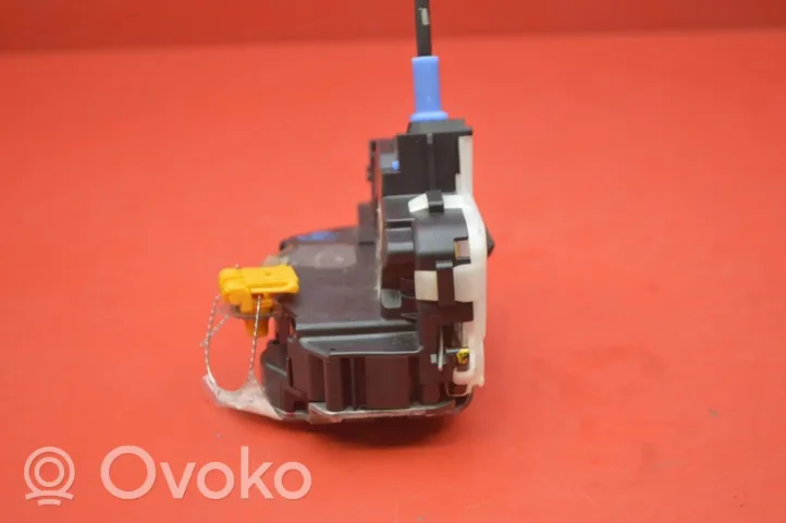 Opel Mokka Front door lock 13579523