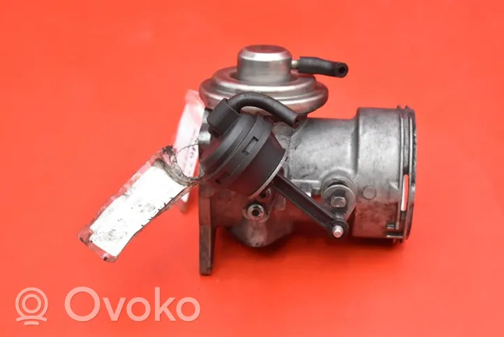 Volkswagen Touareg I Valvola EGR 070128070F