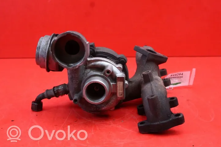 Volkswagen Cross Touran I Cześć układu próżniowego turbosprężarki 751851-0003