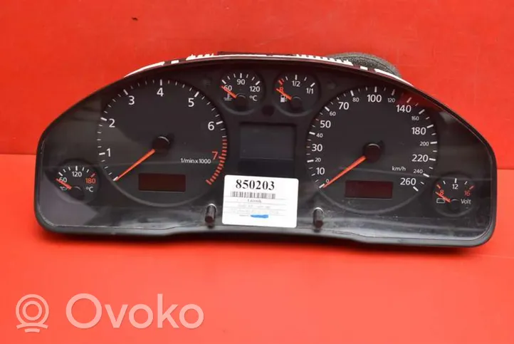 Audi A6 Allroad C5 Compteur de vitesse tableau de bord 4B0920900K