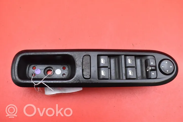 Peugeot 407 Interruttore di controllo dell’alzacristalli elettrico 96468704XT