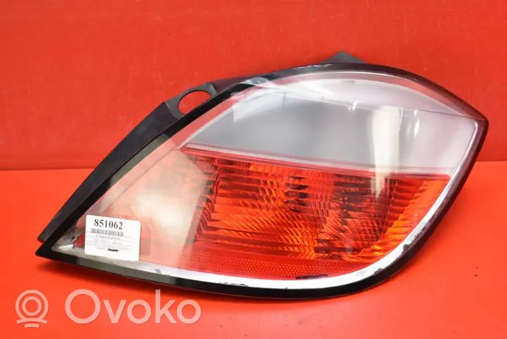 Opel Astra H Lampa tylna 24451837