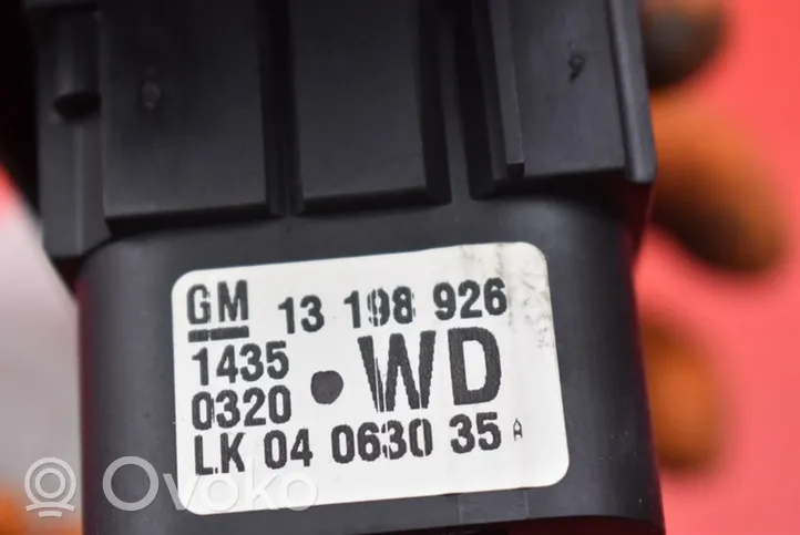 Opel Astra H Light switch 13198926