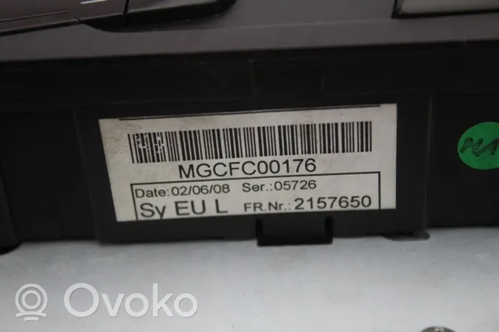 Audi A4 S4 B8 8K Unità principale autoradio/CD/DVD/GPS 8T1035195H