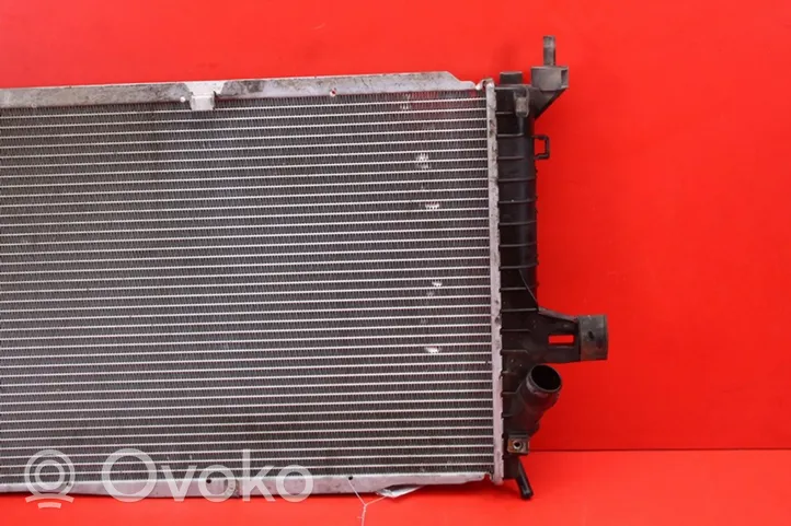 Opel Zafira B Radiateur de refroidissement 630705