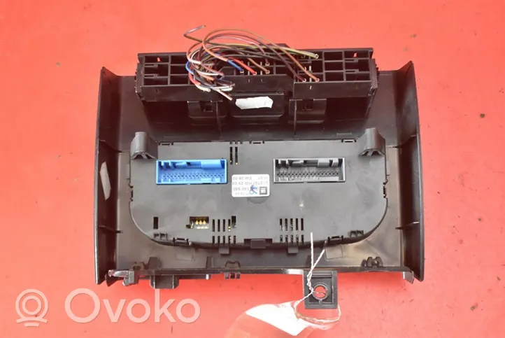 Opel Zafira B Climate control unit 013140985