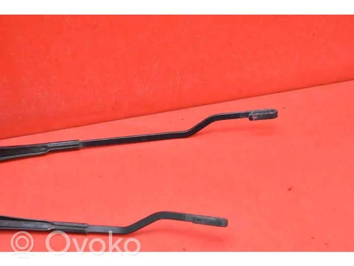 Opel Signum Front wiper blade arm 09185813