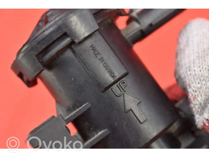 Jeep Grand Cherokee (WK) Vacuum valve 04669940