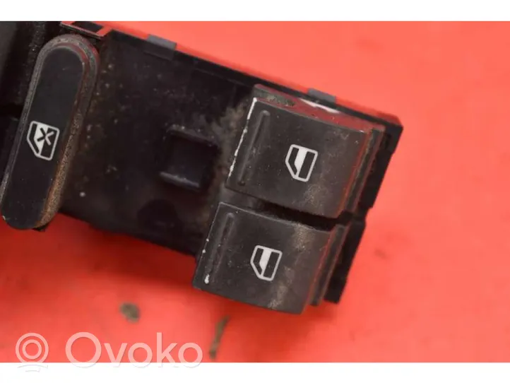 Volkswagen Touran I Electric window control switch 1K4959857