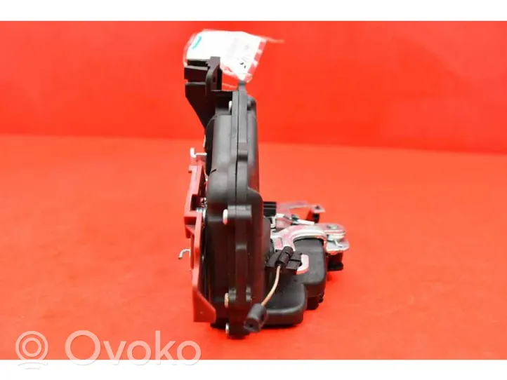 Volkswagen Touran I Rear door lock 6010-01-038434P