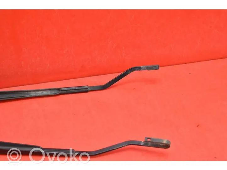 Toyota Corolla E120 E130 Bras d'essuie-glace avant 85221-02120-B